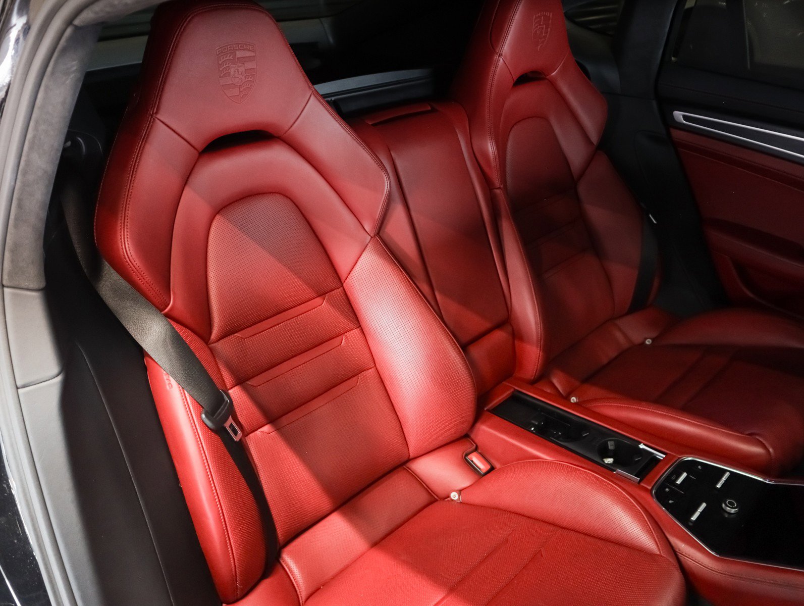 Used 2022 Porsche Panamera GTS AWD/4WD image 6