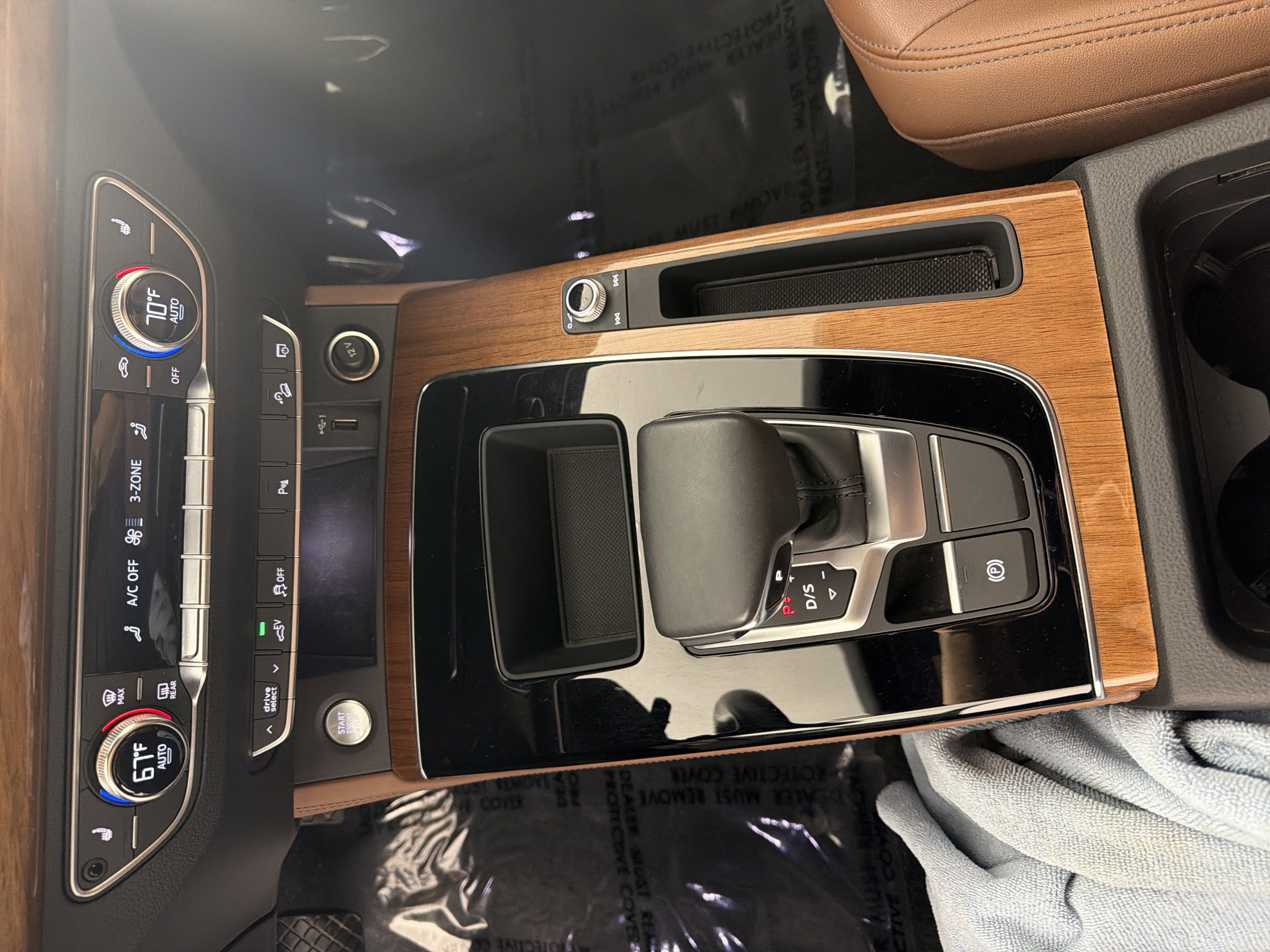 Used 2021 Audi Q5 e Premium Plus w/ Premium Plus Package image 11