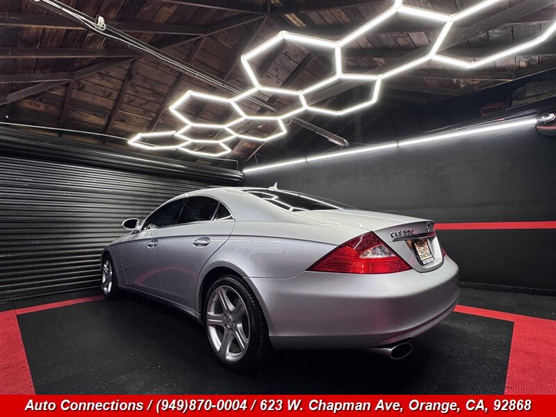 Used 2007 Mercedes-Benz CLS 550 image 4