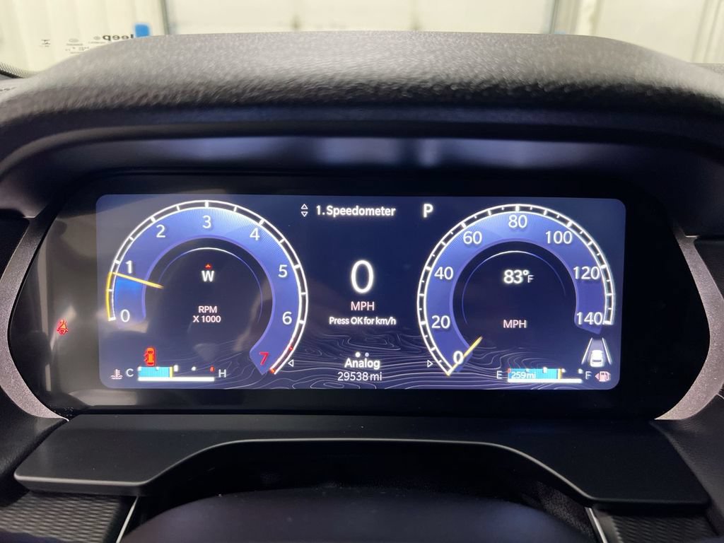 Used 2025 Jeep Grand Cherokee Altitude AWD/4WD image 12