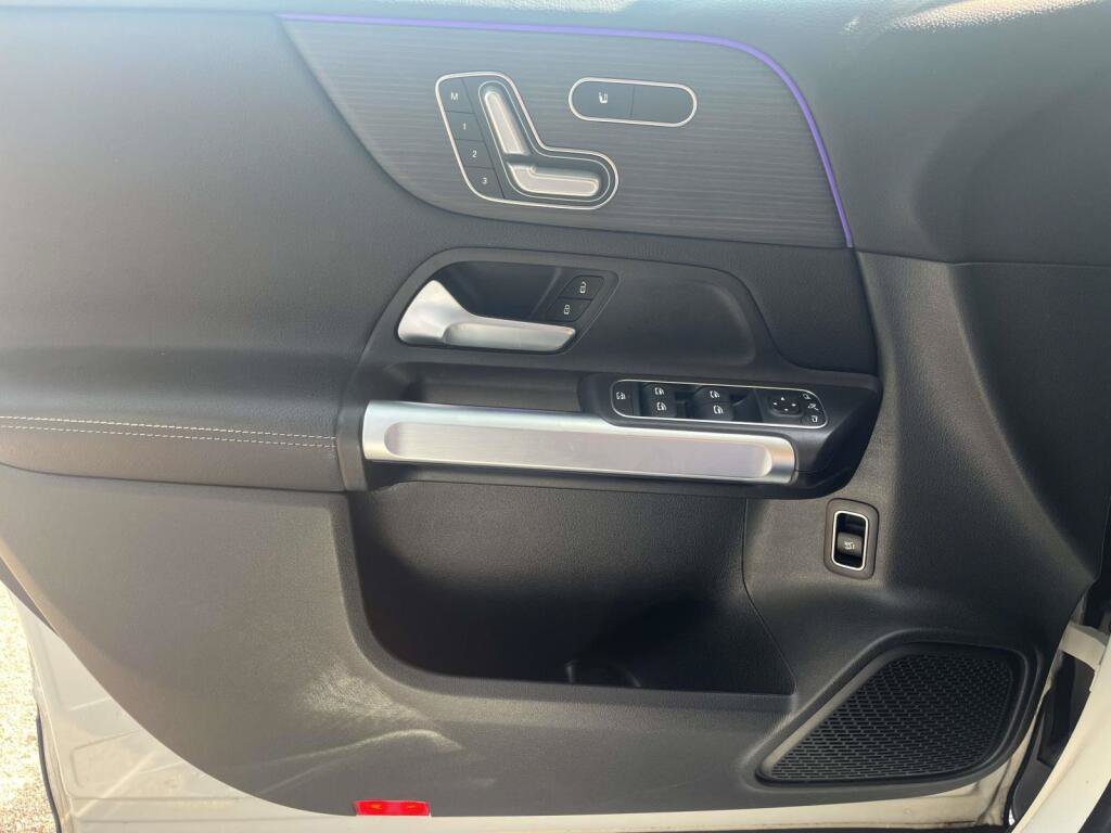 Certified 2023 Mercedes-Benz GLB 250 4MATIC image 29