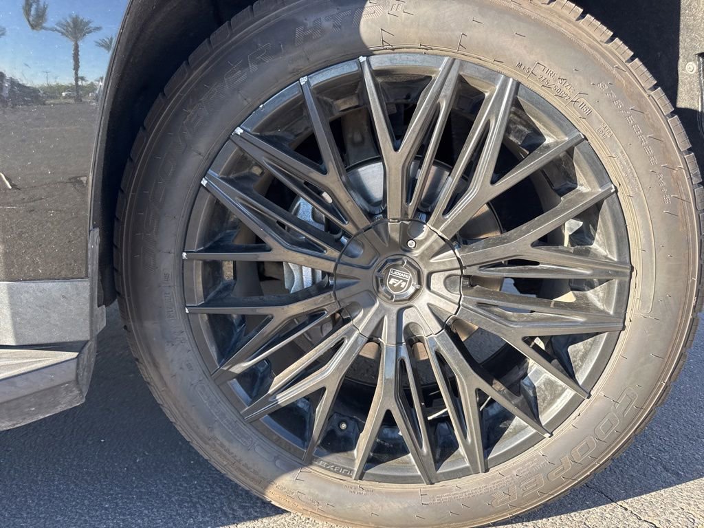 Used 2021 Chevrolet Tahoe RST w/ Luxury Package image 6