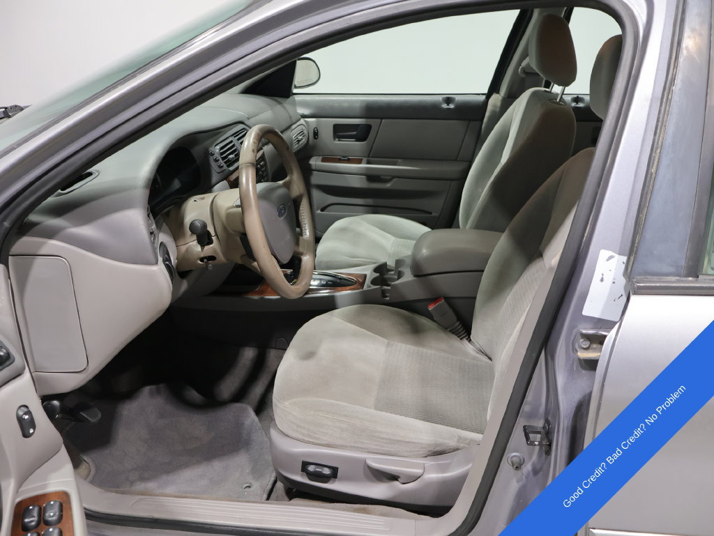 Used 2006 Ford Taurus SEL FWD image 2