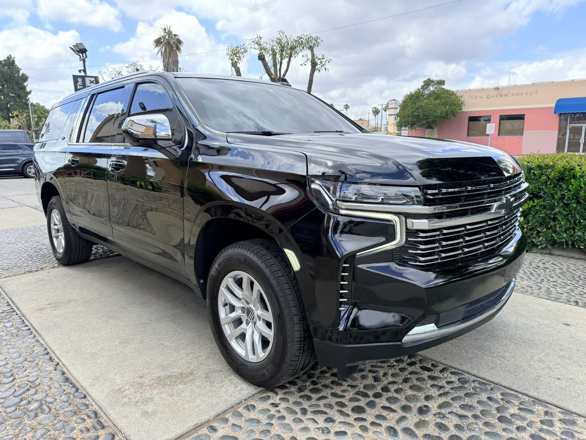 Used 2021 Chevrolet Suburban LT RWD image 33