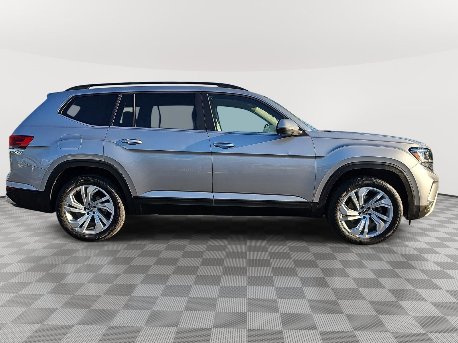 Used 2021 Volkswagen Atlas SE w/ Panoramic Sunroof Package image 4