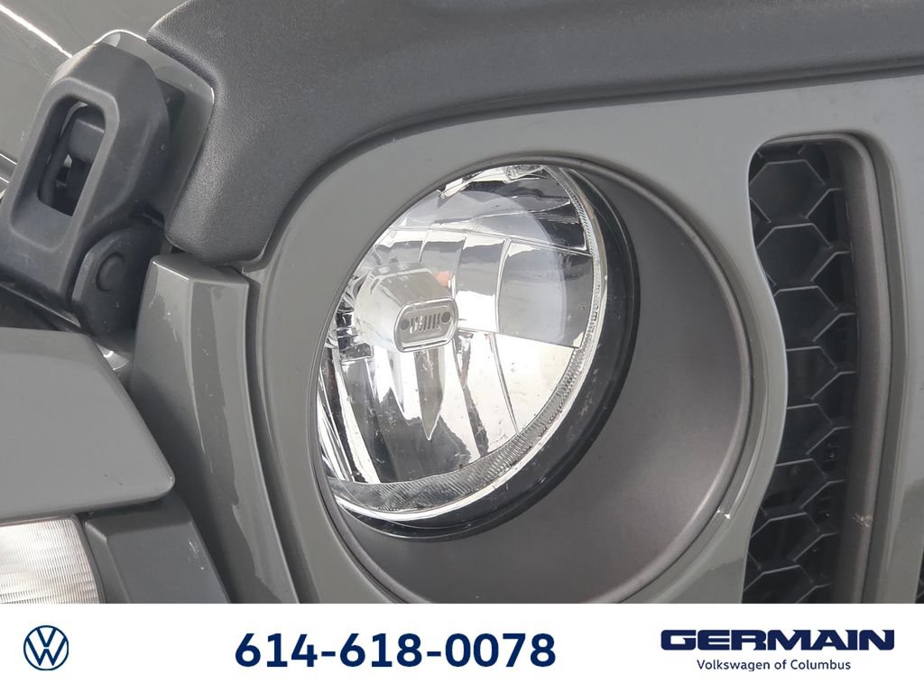 Used 2023 Jeep Gladiator Rubicon w/ Cold Weather Group AWD/4WD image 17