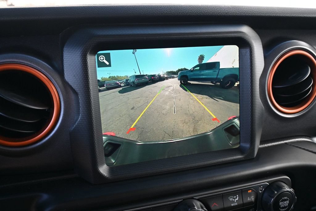 Used 2022 Jeep Gladiator Mojave w/ Cold Weather Group AWD/4WD image 18