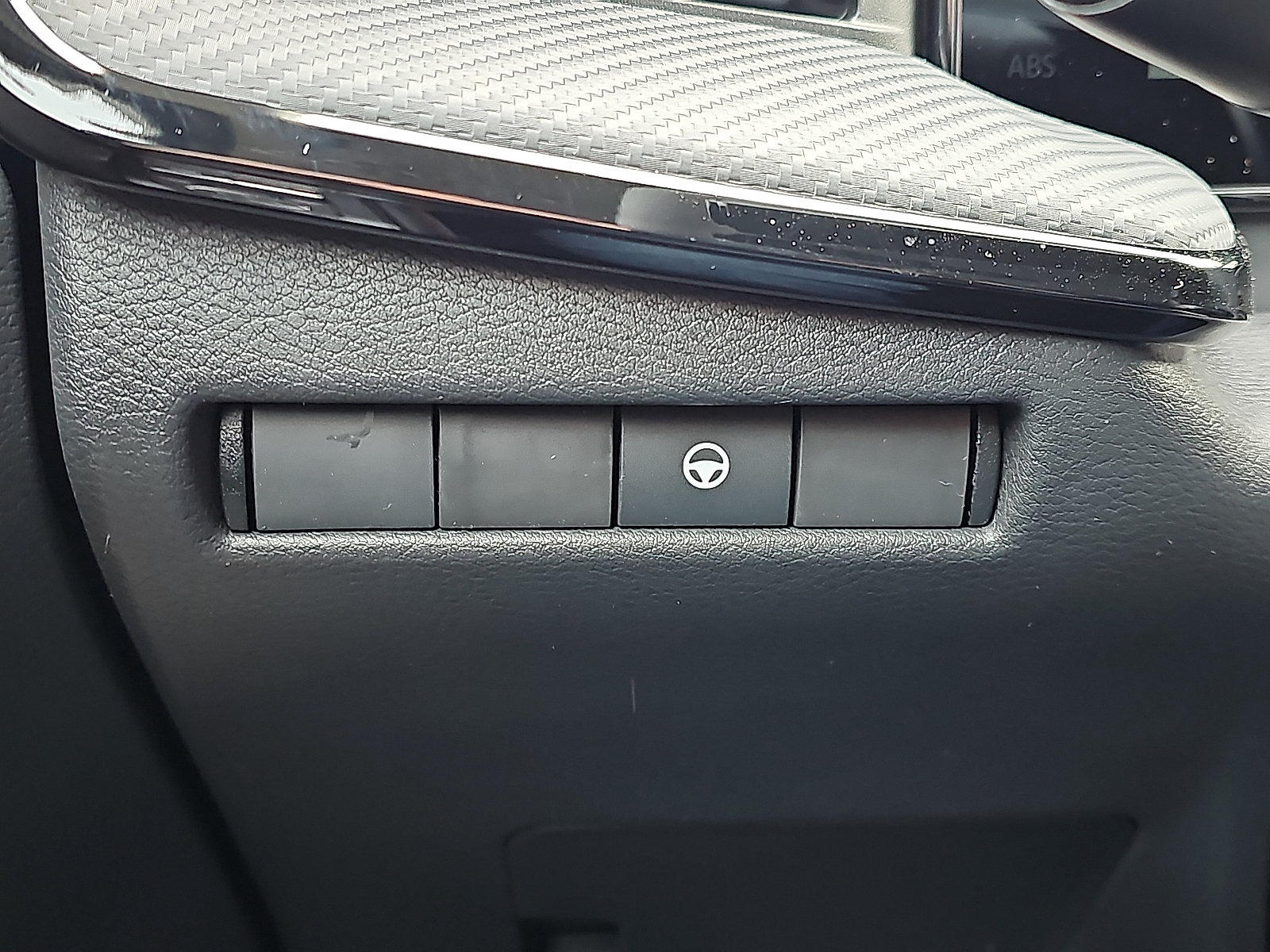 New 2026 Nissan Kicks SR w/ Cold Weather Package AWD/4WD image 18