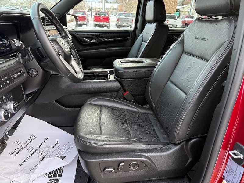 Used 2023 GMC Yukon XL Denali image 18