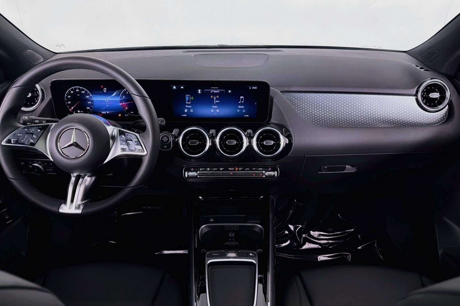 New 2026 Mercedes-Benz GLA 250 image 4
