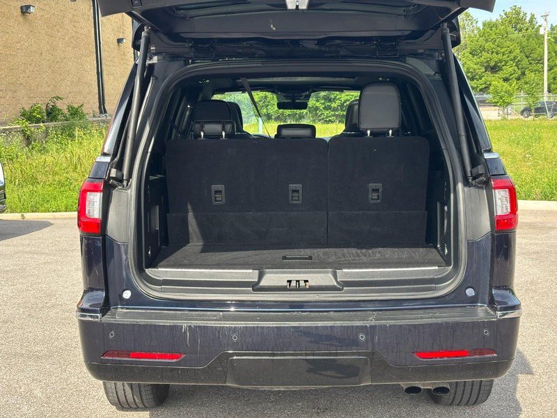 Used 2021 Lincoln Navigator Reserve w/ Luxury Package AWD/4WD image 9
