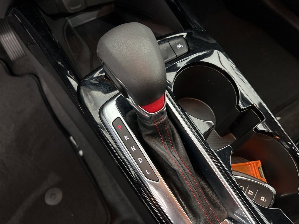 Used 2025 Chevrolet Trax RS w/ Sunroof Package image 14