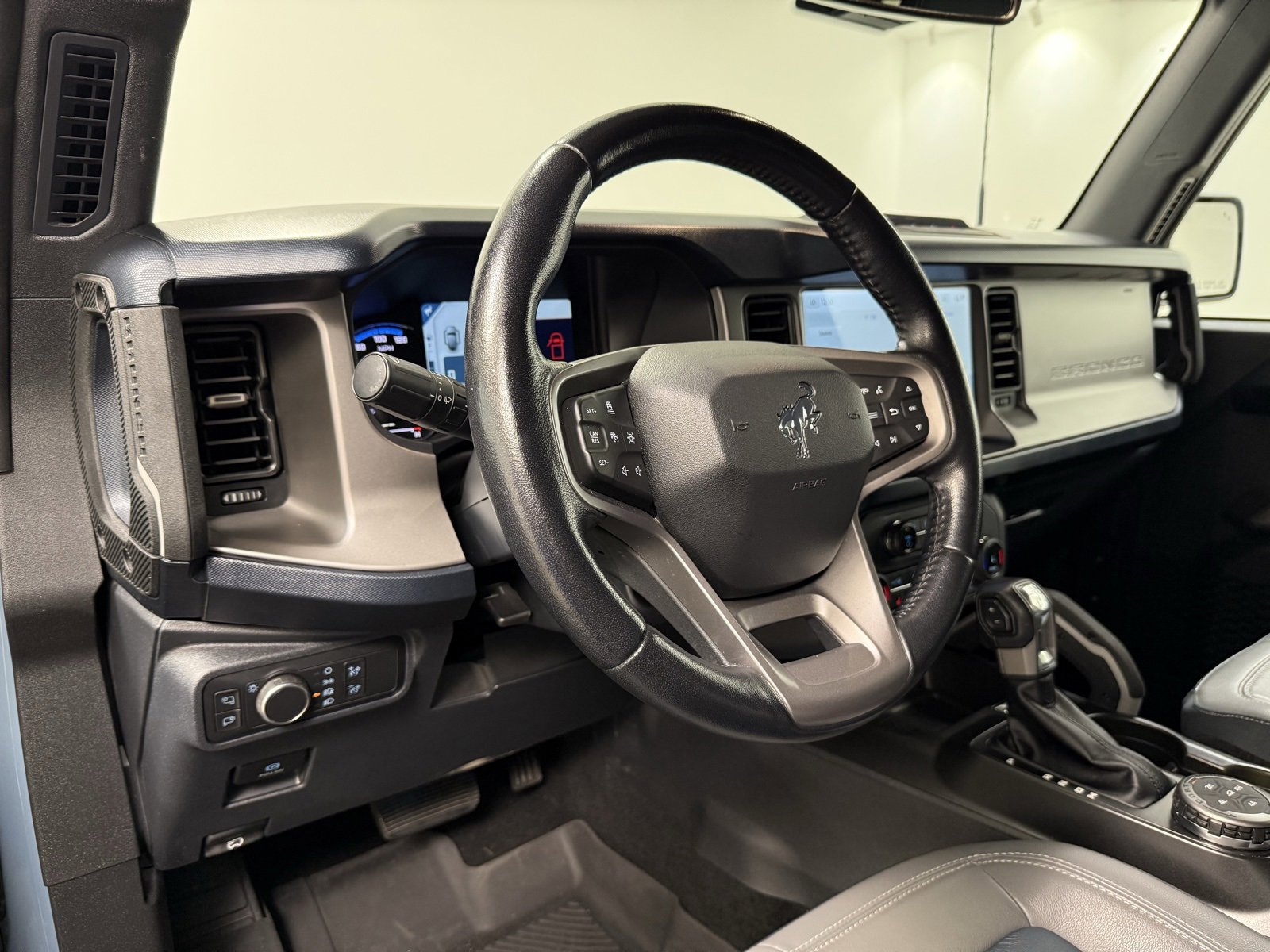 Used 2022 Ford Bronco Outer Banks image 11