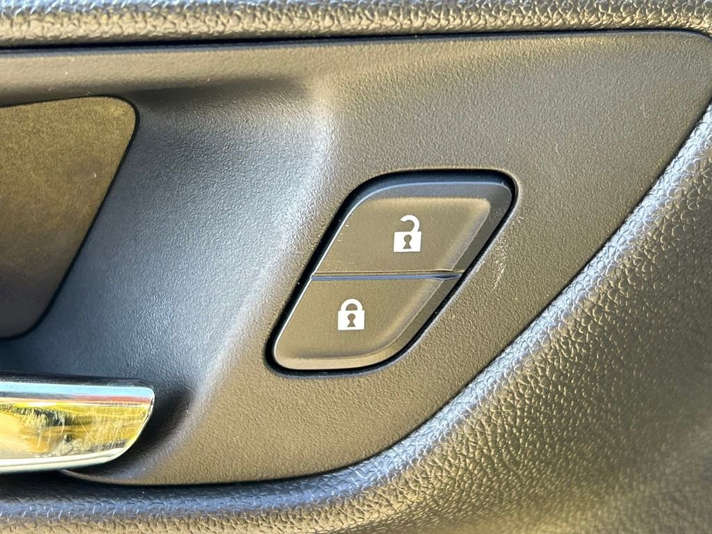 Used 2024 Chevrolet Trax RS image 23