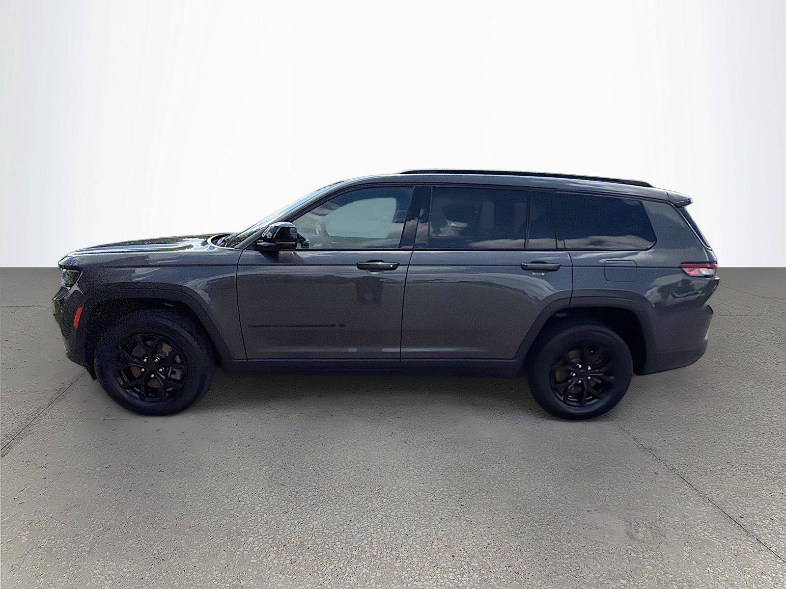 Used 2024 Jeep Grand Cherokee L Laredo AWD/4WD image 7