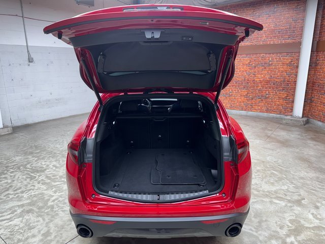 Used 2022 Alfa Romeo Stelvio Sprint image 27