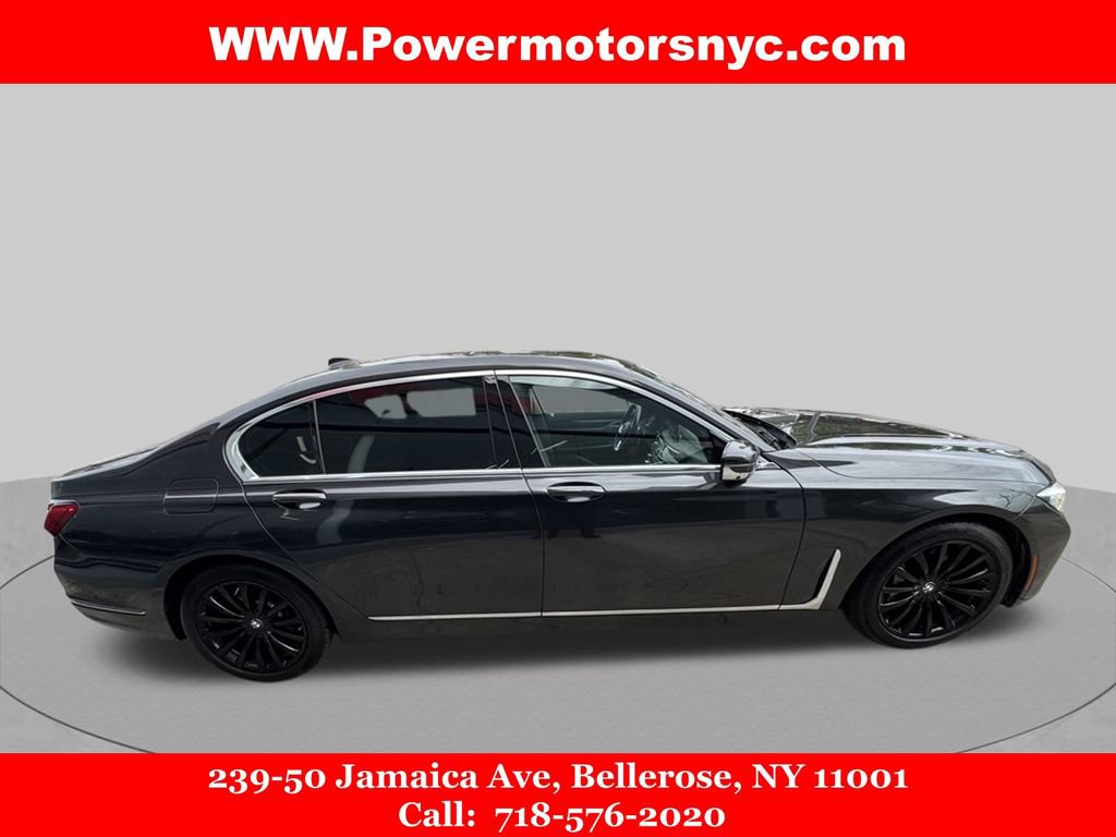 Used 2022 BMW 740i xDrive AWD/4WD image 4