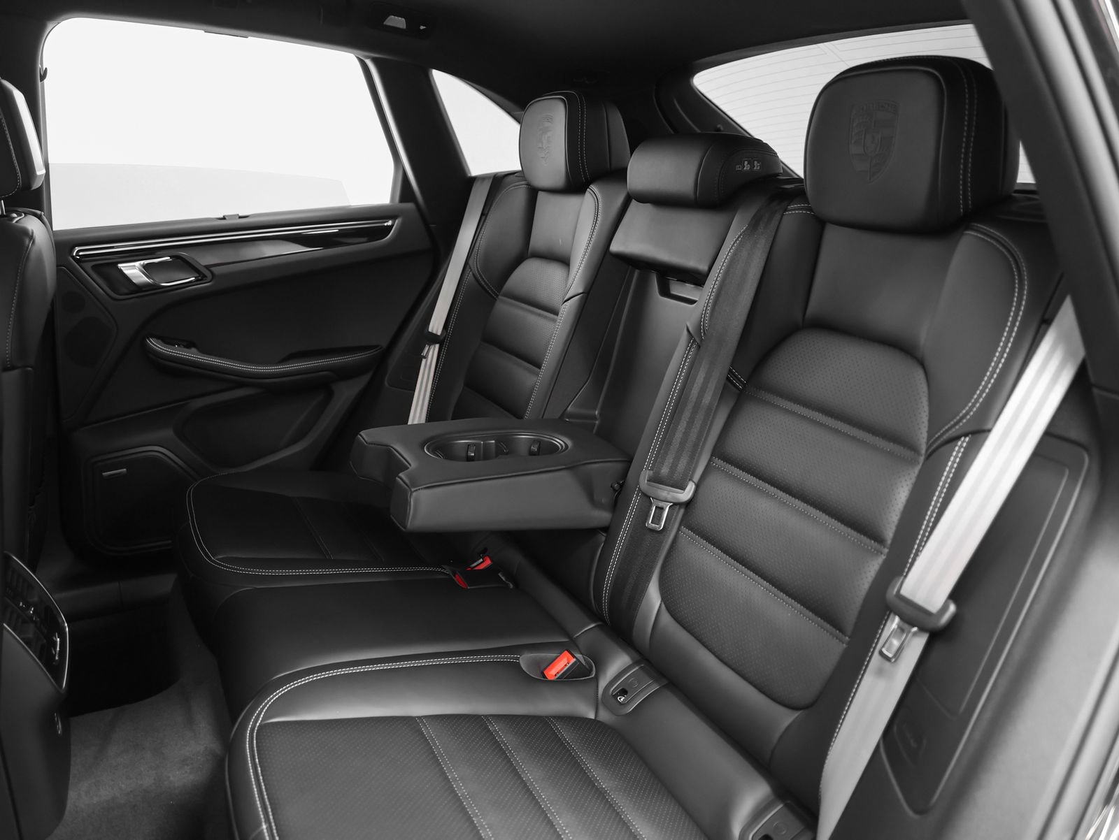 New 2026 Porsche Macan Turbo AWD/4WD image 44