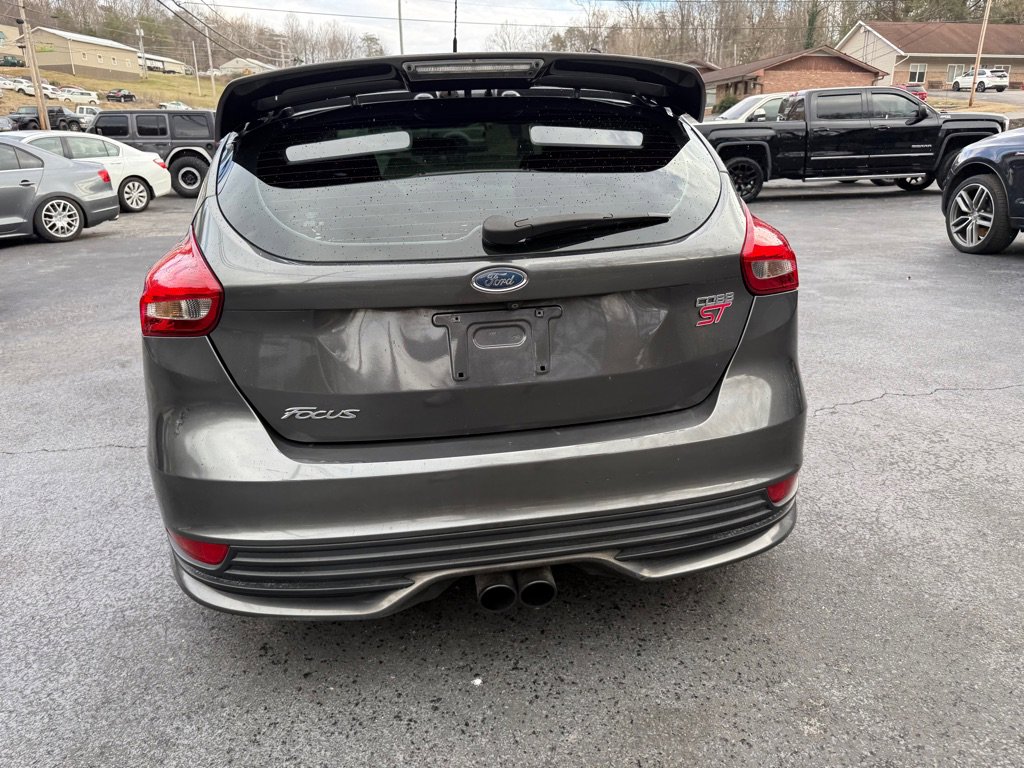 Used 2017 Ford Focus ST image 7