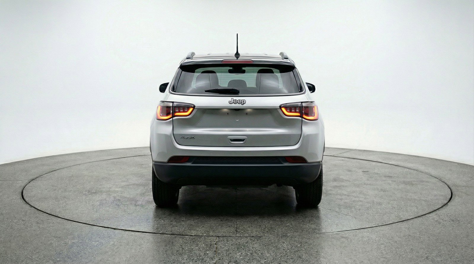 Used 2025 Jeep Compass Trailhawk image 7