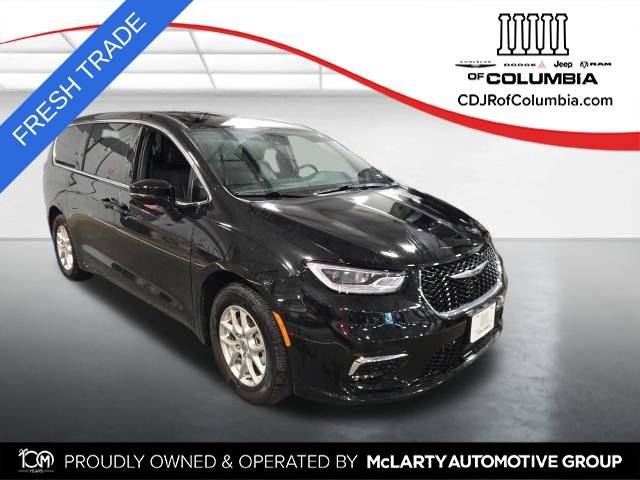 Used 2025 Chrysler Pacifica Select FWD image 1