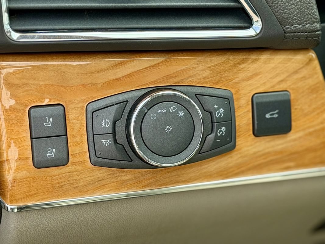 Used 2013 Lincoln MKX AWD image 27