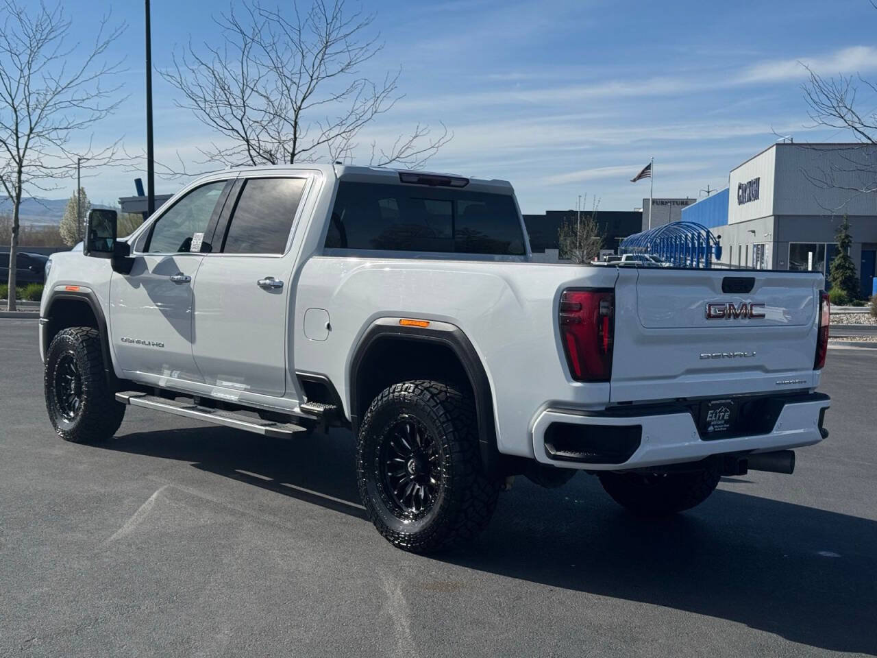 Used 2025 GMC Sierra 3500 Denali AWD/4WD image 9