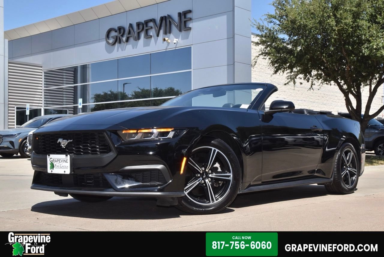 Used 2025 Ford Mustang Premium RWD image 1