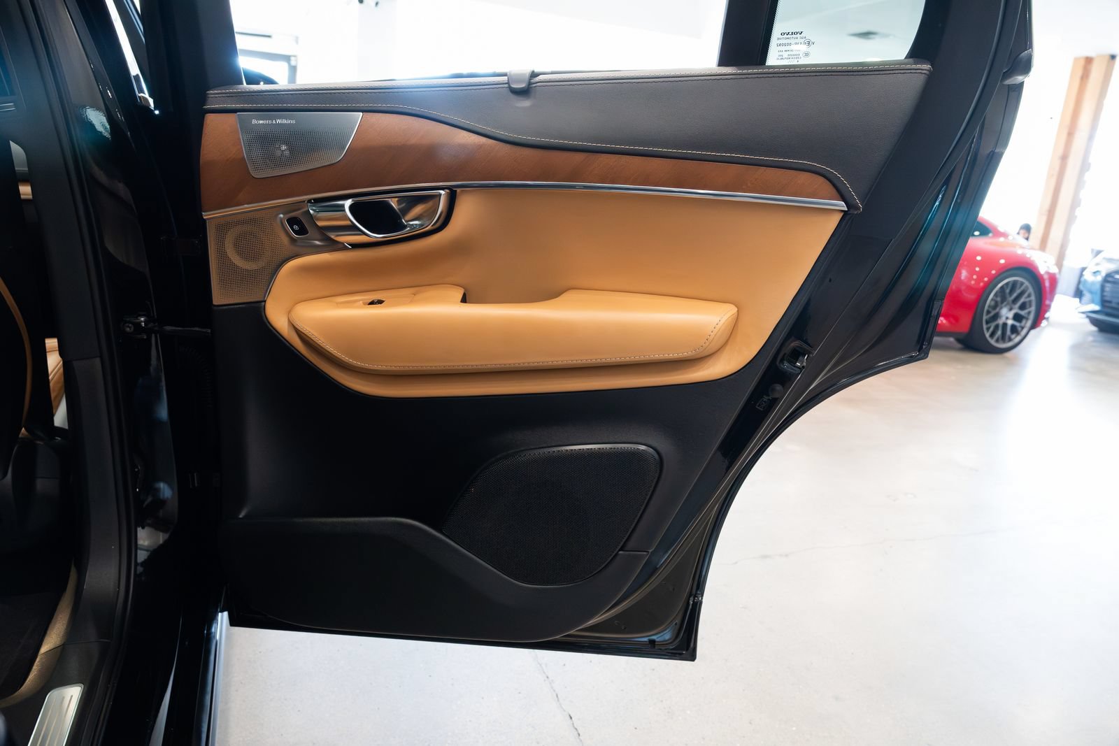 Used 2016 Volvo XC90 T6 AWD/4WD image 23