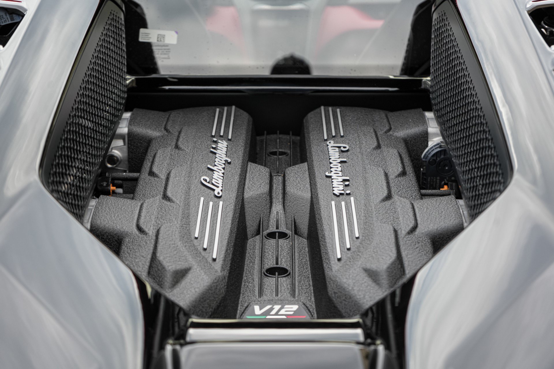 Used 2025 Lamborghini Revuelto AWD/4WD image 16