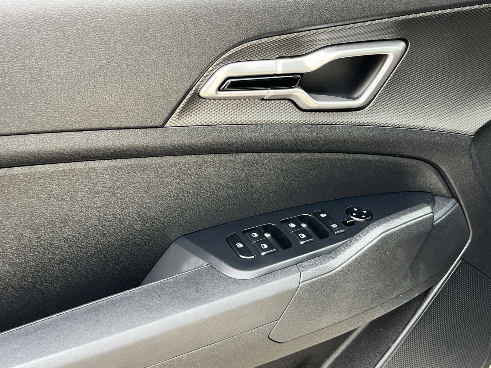 Used 2024 Kia Sportage LX image 15