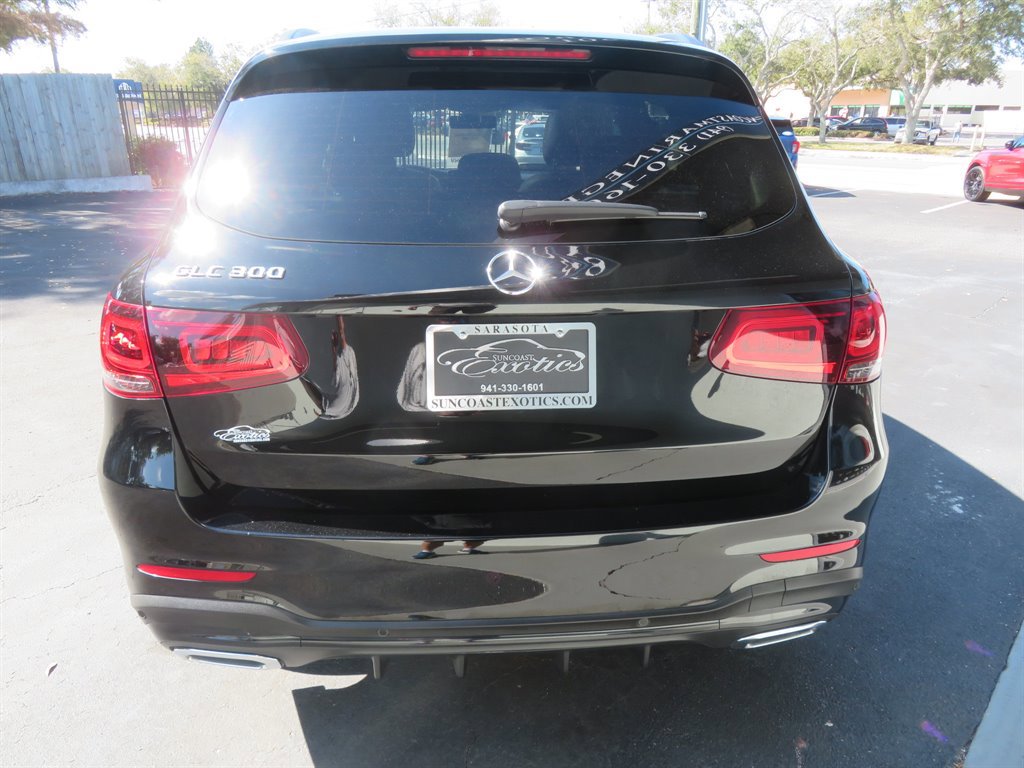 Used 2021 Mercedes-Benz GLC 300 image 4