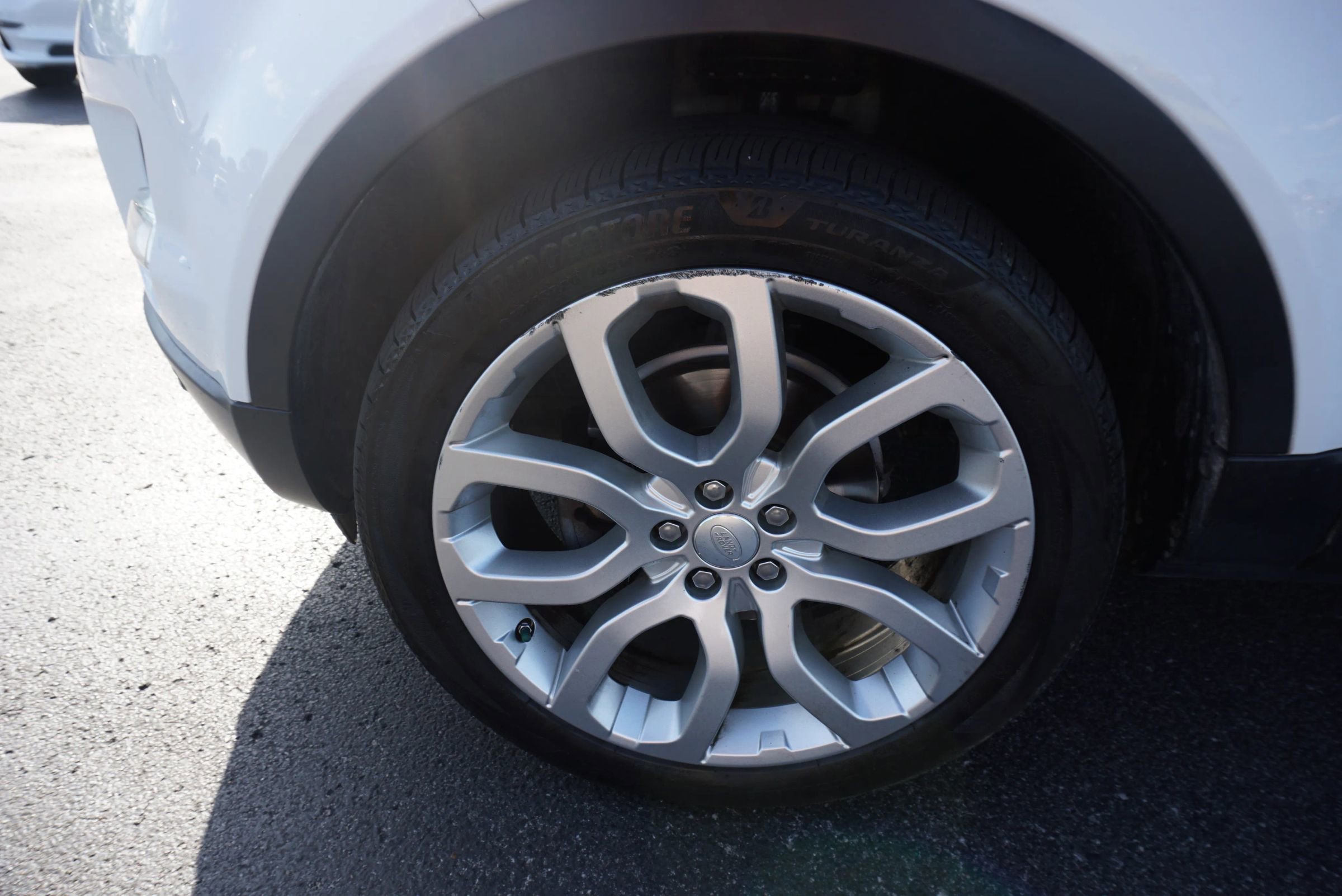 Used 2015 Land Rover Range Rover Evoque Pure Plus AWD/4WD image 32