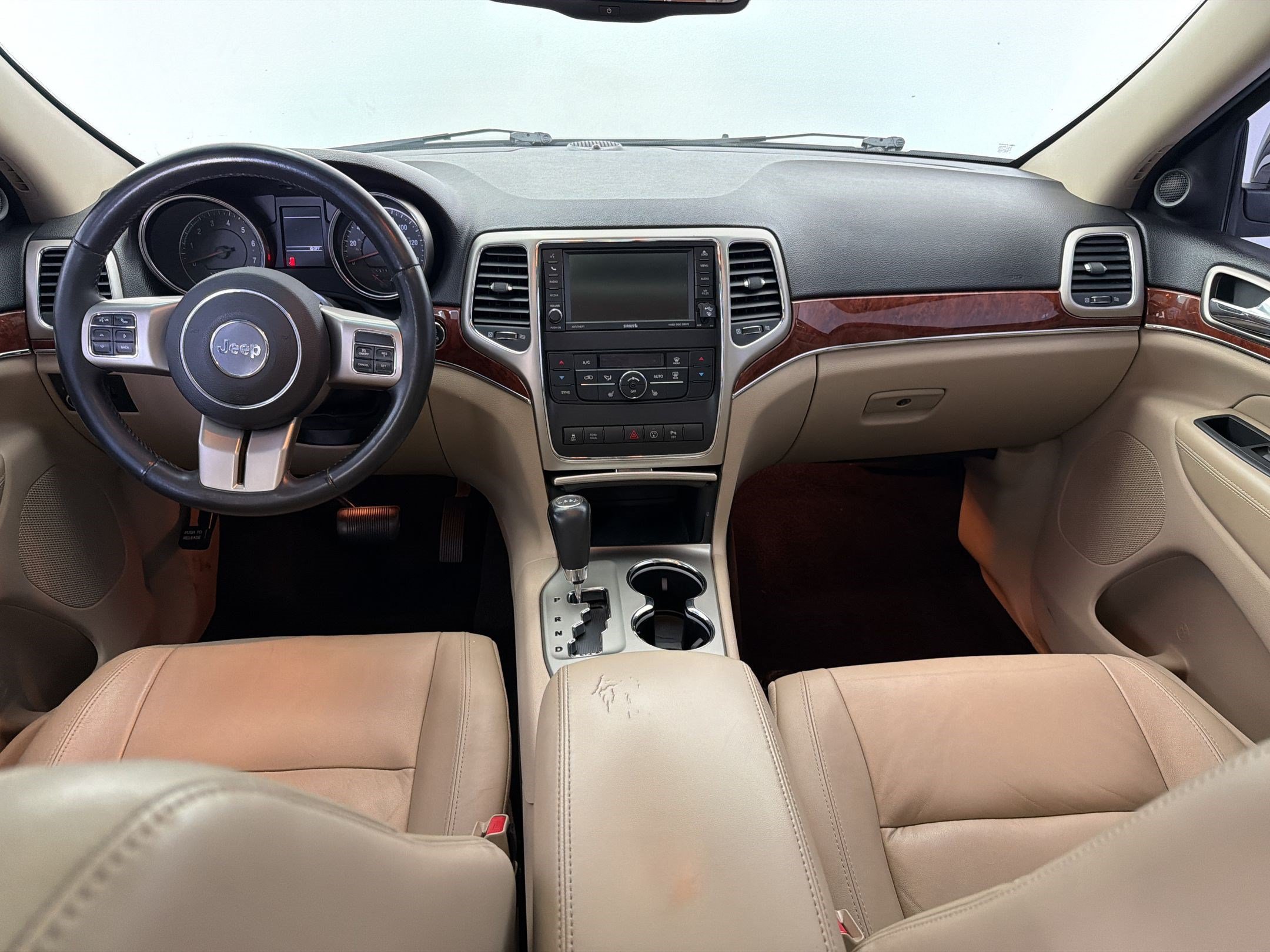 Used 2013 Jeep Grand Cherokee Limited AWD/4WD image 15