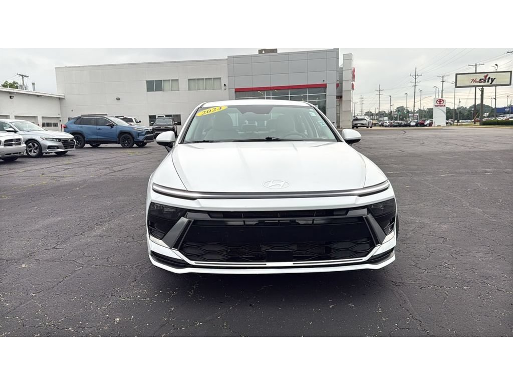 Used 2024 Hyundai Sonata SEL FWD image 2
