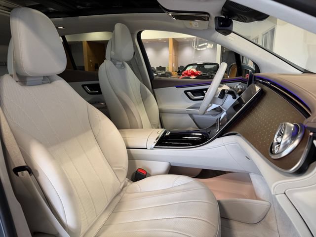 Used 2023 Mercedes-Benz EQE 350+ 4MATIC SUV w/ Exclusive Trim Package image 24
