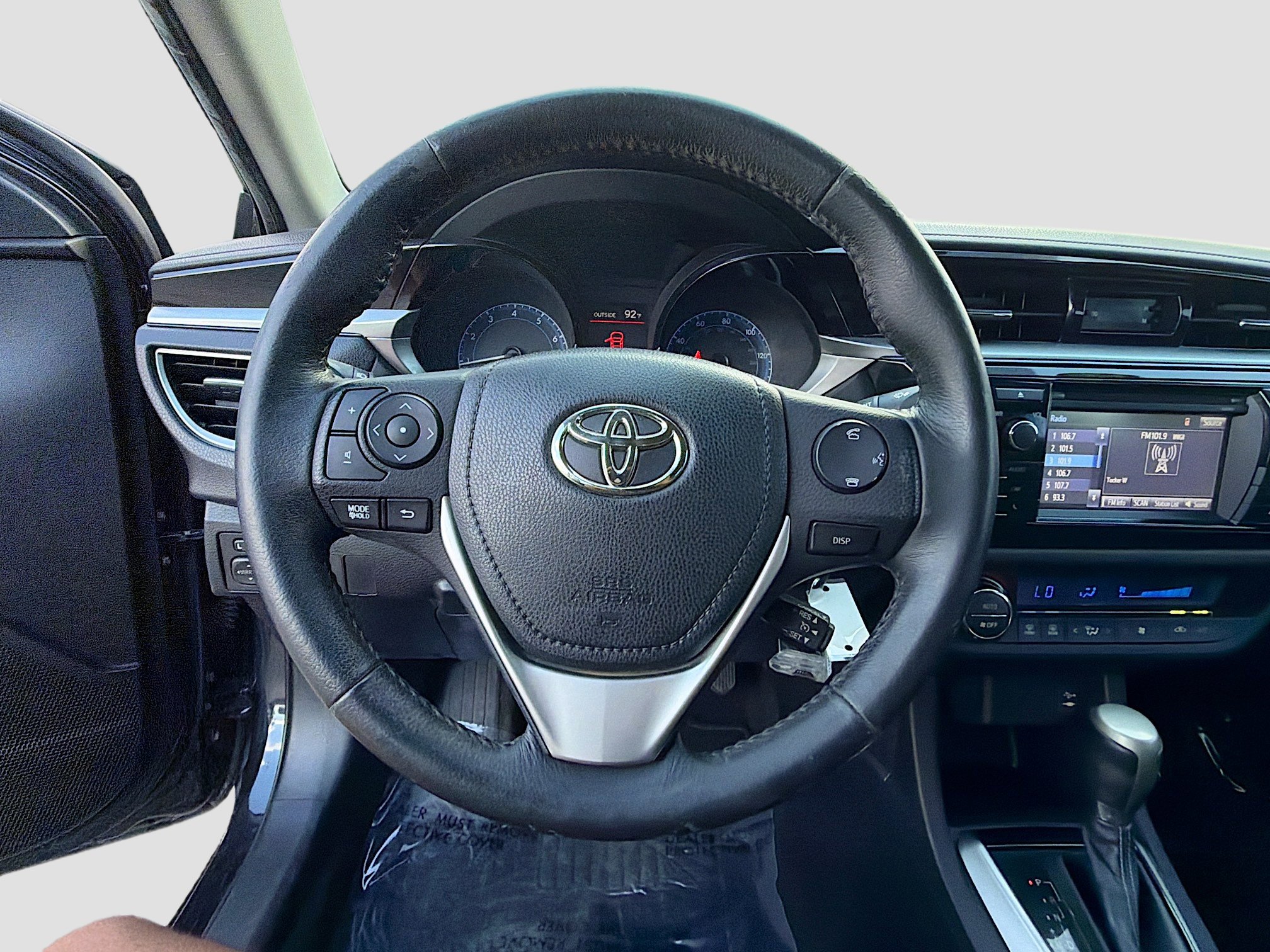 Used 2015 Toyota Corolla S image 32