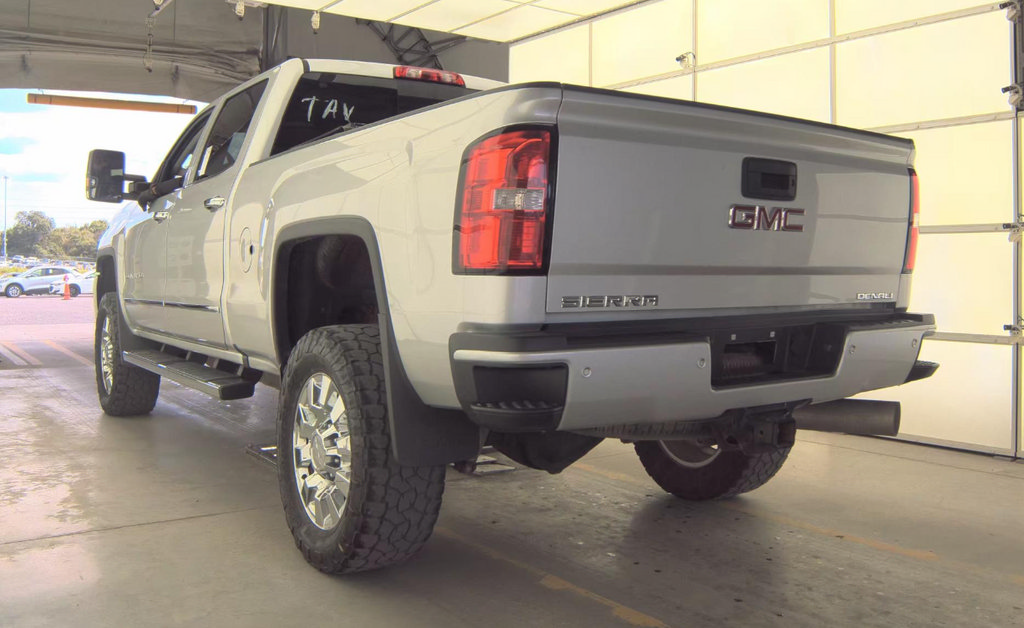 Used 2019 GMC Sierra 2500 Denali w/ Duramax Plus Package AWD/4WD image 5