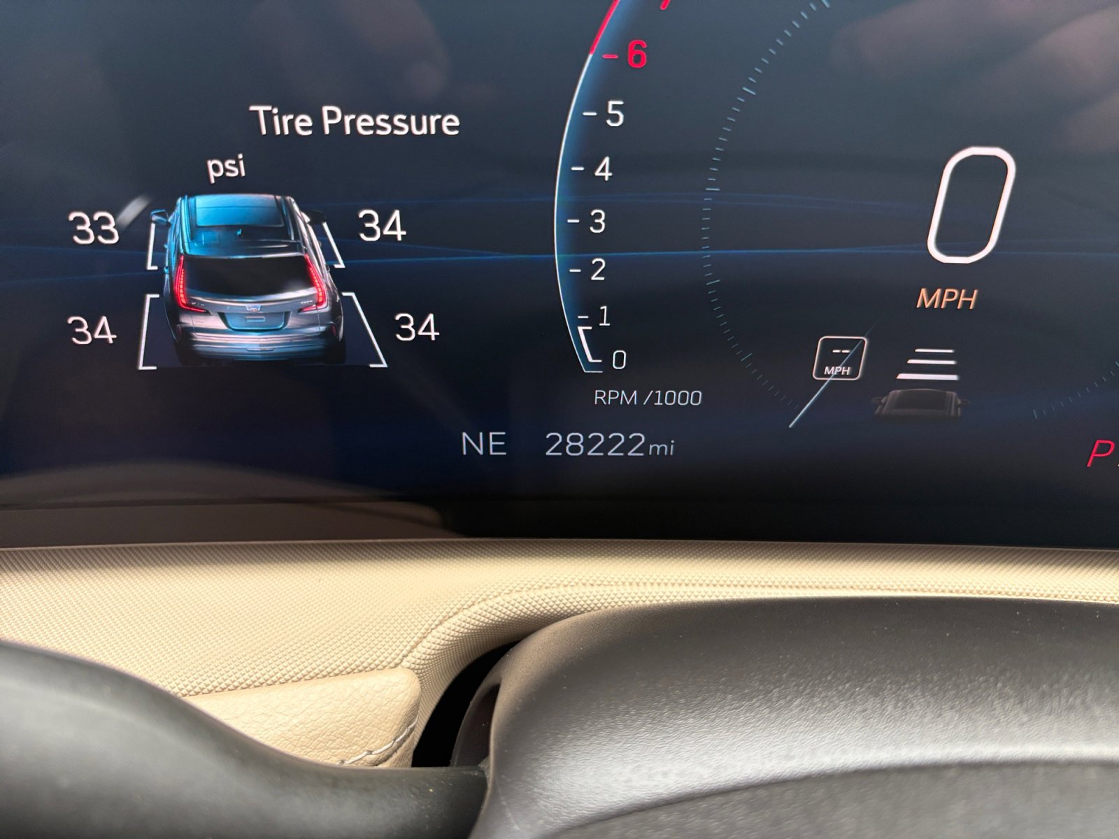 Used 2024 Cadillac XT4 Luxury w/ LPO, Floor Liner Package FWD image 2