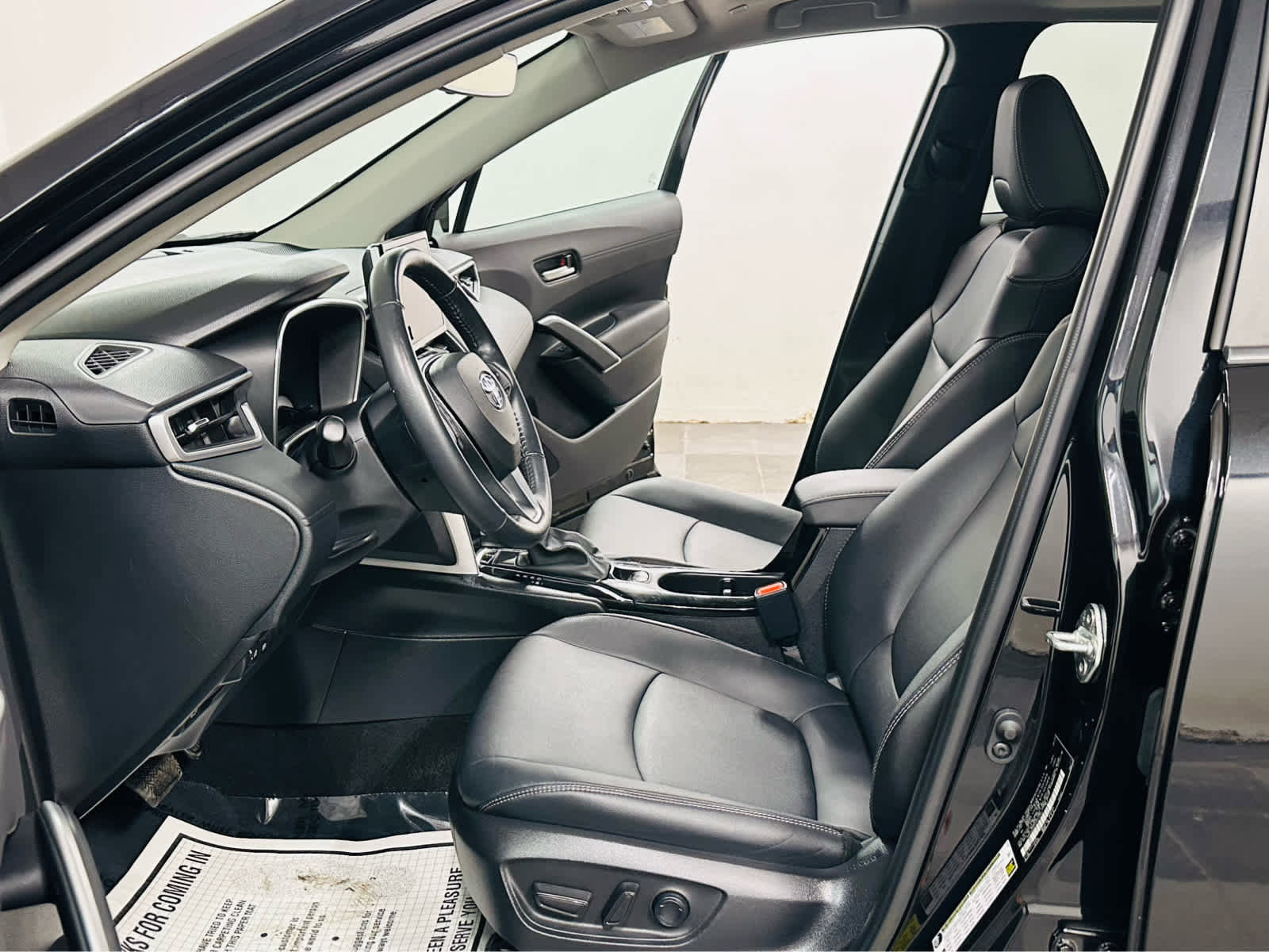 Certified 2023 Toyota Corolla Cross XLE w/ Convenience Package image 9