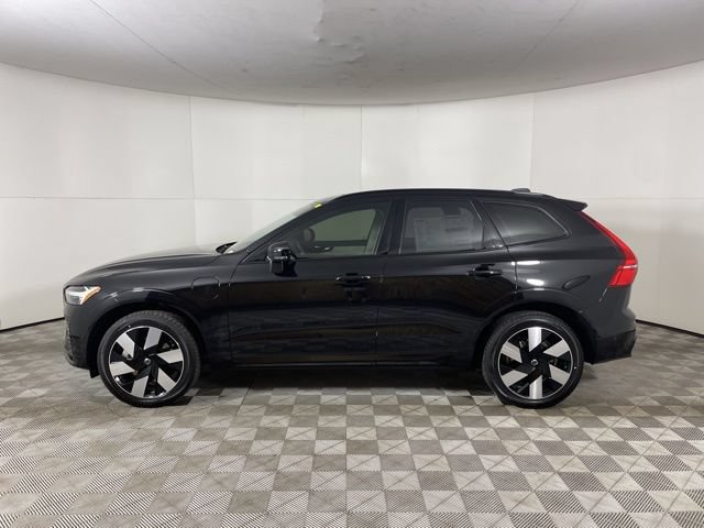 Certified 2025 Volvo XC60 T8 Plus w/ Protection Package Premier AWD/4WD image 12