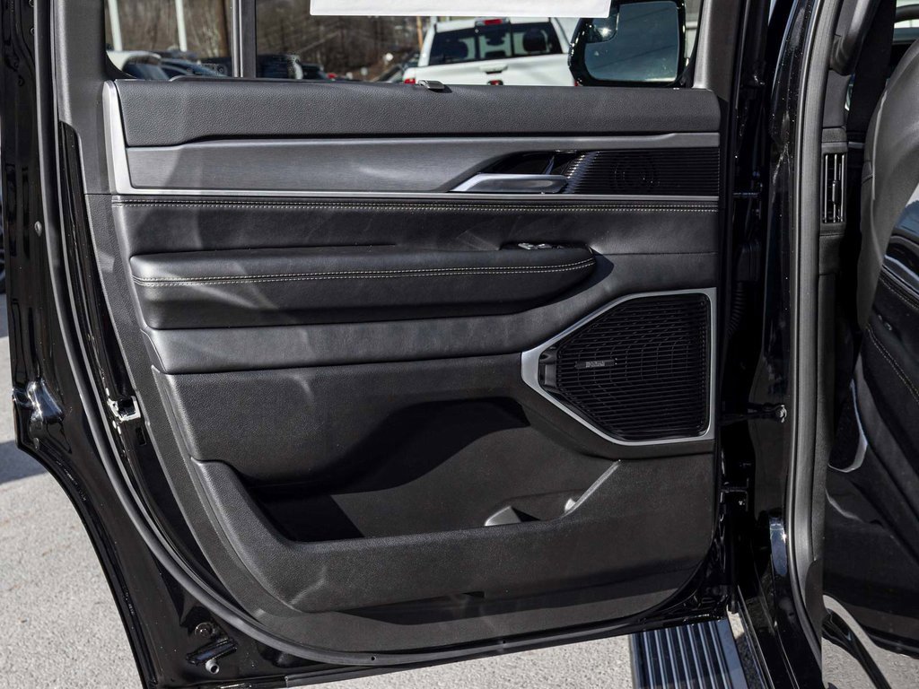 New 2025 Jeep Wagoneer Series III image 14