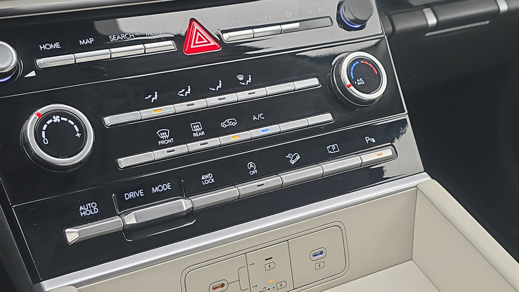 Certified 2026 Hyundai Santa Fe SE AWD/4WD image 30