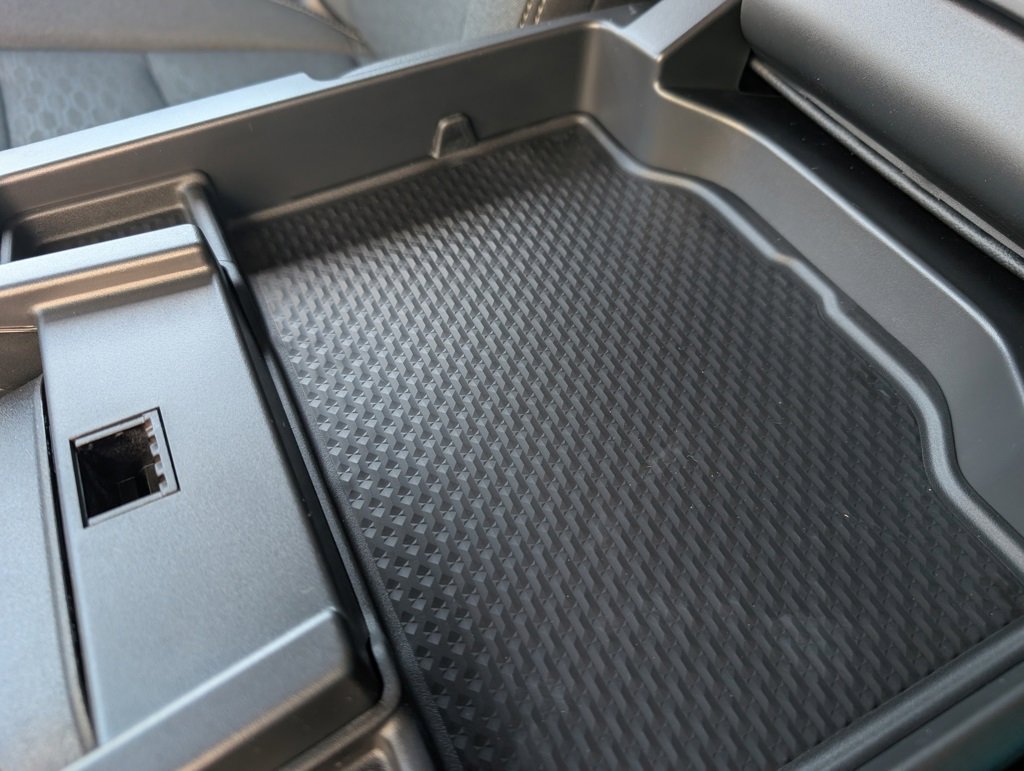 New 2026 RAM 1500 4x4 Crew Cab image 32