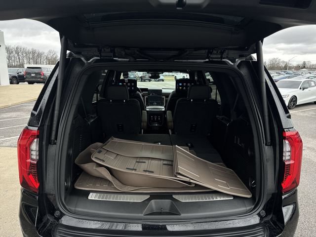 Certified 2025 GMC Yukon Denali Ultimate w/ LPO, Floor Liner Package AWD/4WD image 27
