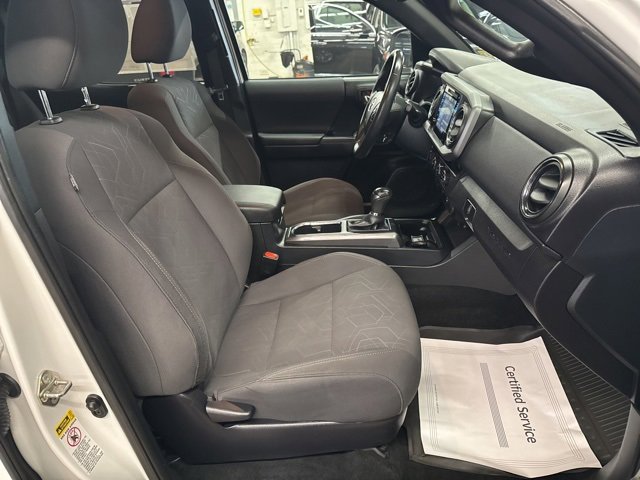 Used 2016 Toyota Tacoma TRD Sport image 26