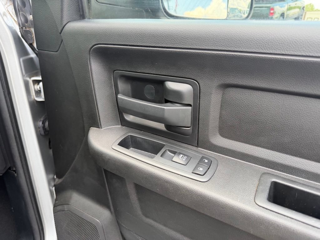 Used 2018 RAM 3500 Tradesman w/ Chrome Appearance Group AWD/4WD image 29