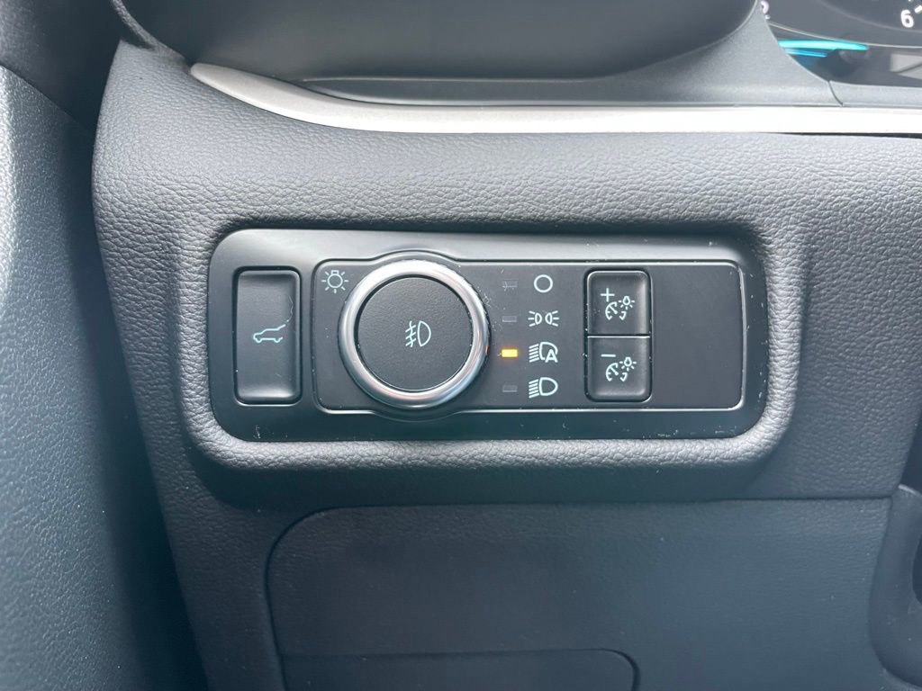 Used 2023 Ford Explorer XLT w/ Equipment Group 202A image 48