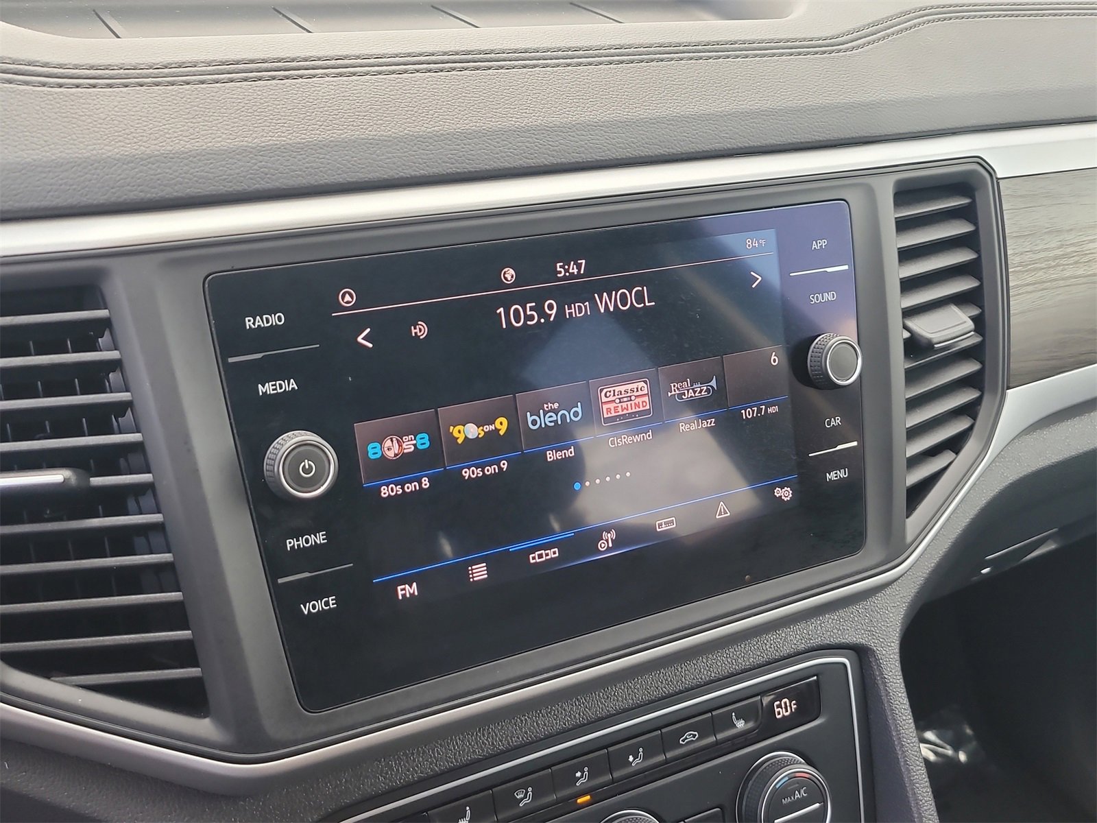 Used 2021 Volkswagen Atlas SE image 23