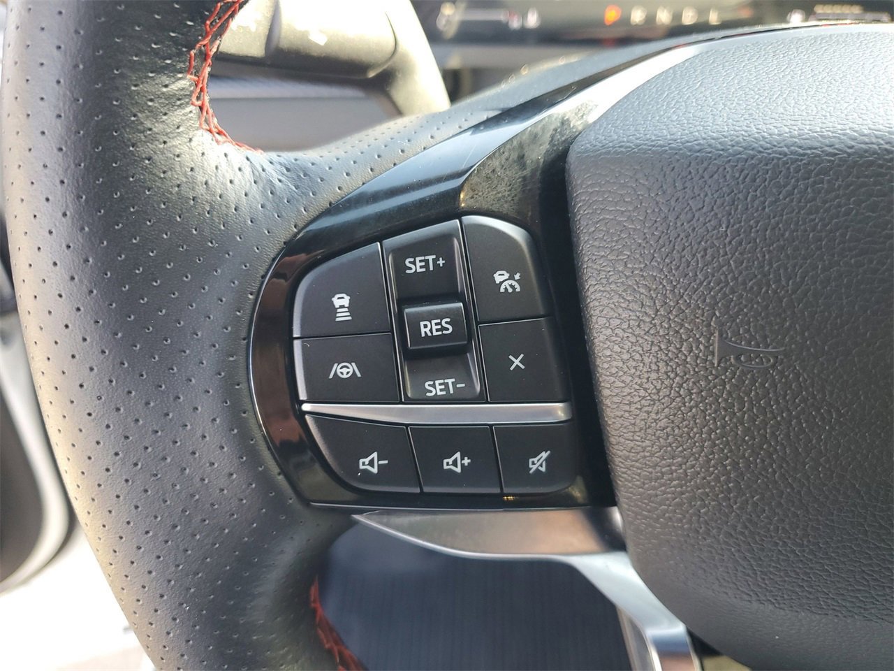 Used 2023 Ford Explorer ST-Line w/ Class IV Trailer Tow Package image 20